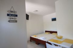 Tisno-Felix-studio-apartment-A3-dining-table