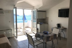 Tisno-Felix-apartment-A8-kitchenette-living-room