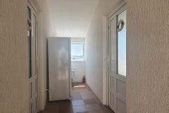 Shared hallway entrance in Apartment Felix Tisno.